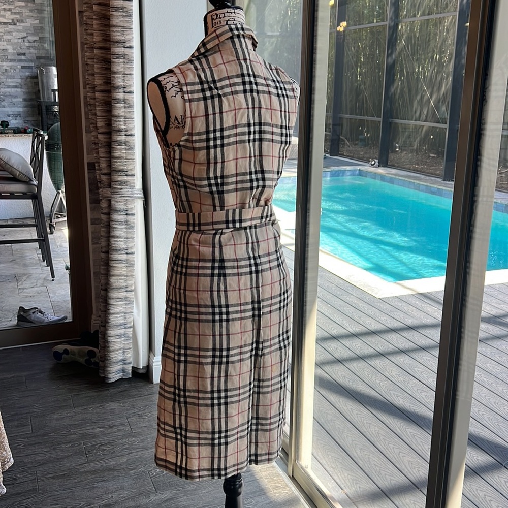 Burberry sleeveless shirt dress - Picture 2 of 5